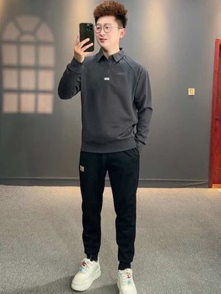 翻领卫衣 铁灰色,深灰色,这个颜色太有质感,还没给老公买秋季的第一件卫衣的小姐姐,抓紧咯#简约大气 #男生穿搭 #品质男装 #卫衣 #男装