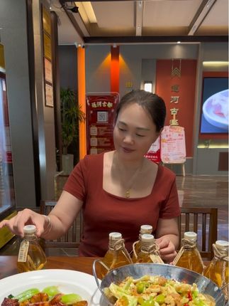东北正宗纯粮酿造人参酒 不上头 不辣喉 不好喝包退 一箱3斤酒纯粮酒包邮#纯粮酿造#人参枸杞酒