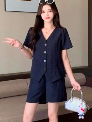 大码女装2025夏季新款休闲风街头时尚单排扣短袖短裤两件套装2117#休闲舒适 #面料柔软舒适 #新款上新 #女装穿搭 #好物推荐🔥  @巨量千川
