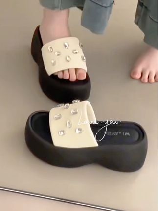 增高厚底水钻一字拖鞋女夏外穿2025新款仙女配裙子海边沙滩凉拖鞋#一字拖鞋#日常休闲#沙滩凉拖