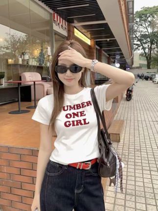 美式复古字母印花短袖女2025夏季新款设计感修身正肩圆领韩系t恤#点击小黄车直接购买 @DOU+小助手