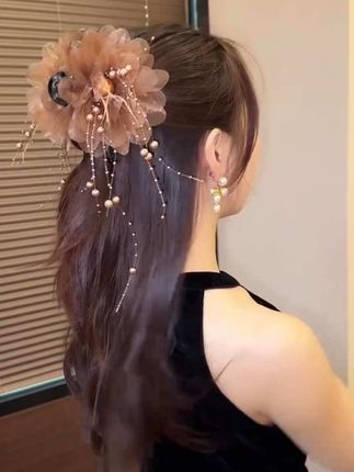 #抓夹 牡丹花流苏毛毛发夹后脑勺显发量鲨鱼头饰抓夹气质优雅#头饰发饰 #优雅气质 #鲨鱼夹 #抓夹用法