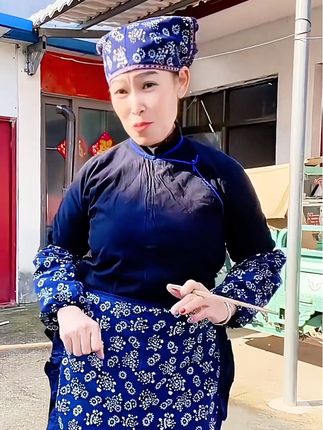 #我的乡村生活 #强烈推荐 #原创视频 #碎花围裙 #围裙