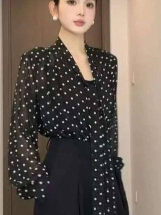 前后2穿衬衫#时尚洋气#收腰显瘦#减龄穿搭#秋冬穿搭