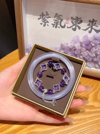 愿闪亮而美丽的四叶草水晶手链 可以给你带来好运🍀#四叶草 #手链 #水晶
