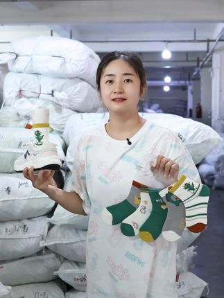 孩子脚臭,赶紧给她安排这款小恐龙的无骨防臭棉袜,上脚真的很舒适,关键价格还不贵#防臭袜 #无骨袜 #透气舒适不臭脚