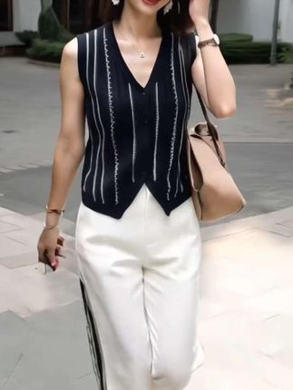 #背心马夹#简约穿搭 #休闲减龄穿搭 #时尚气质穿搭 #穿出自己的风格