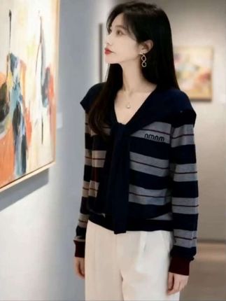 V领假两件上衣女秋冬披肩条纹针织打底衫#高级感穿搭 #上热门🔥