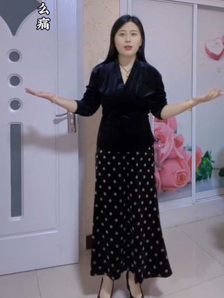 丝绒圆点半身长裙,显瘦遮肉,气质百搭#穿搭 #风格