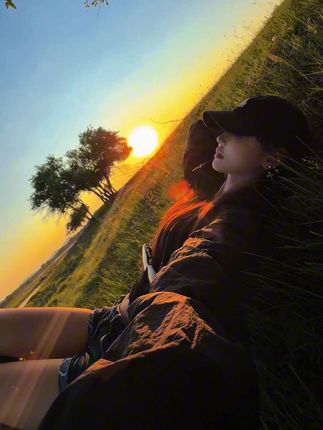 “吉隆坡的天气他是翻云又覆雨” #呼伦贝尔  用打火机转场记录假期  #打火机花式转场挑战 #转场 #歌曲打火机 #欧布奥特曼