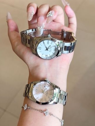 今天戴的是royal time 符合我的28岁虚荣 骄傲 爱美#手表女高级感 #手表 #时尚配饰 #韩系通勤风 #腕表