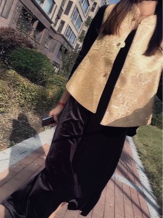 “🌸其实 破伞遮不住雨,敷衍暖不了心, 有些事看破不说破是最后的体面…”#优雅气质 #高级穿搭 #国风