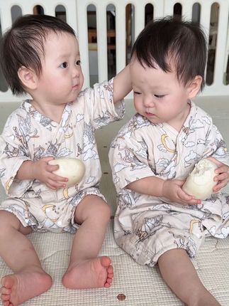 知道臭美了,忘记给戴发夹了,一直在暗示哈哈😄#双胞胎#萌娃#骗你生女儿 #人类幼崽#可爱到爆炸💥