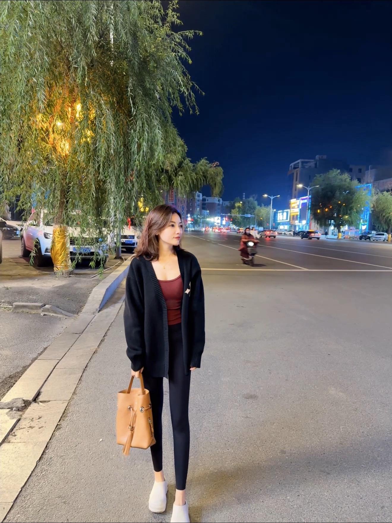 苦尽甘来不提来时的路 好不起来就销声匿迹 无依无靠时 自己就是千军万马#文案