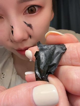 第一次用的时候你根本不敢相信这是你脸上的脏东西,男女都可用闭口粉刺用它#亲测分享