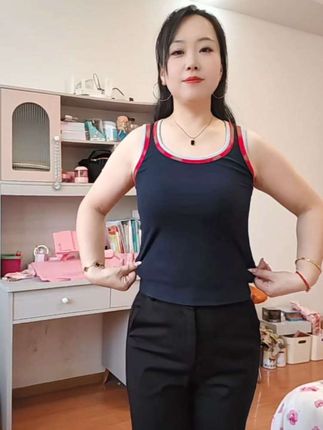 早秋当内搭特别合适,这款背心微胖的姐妹都可以穿,这种撞色的设计,版型洋气又显瘦,完全不挑身材,穿着很舒服!#百搭背心#显瘦背心#内搭外穿都好看