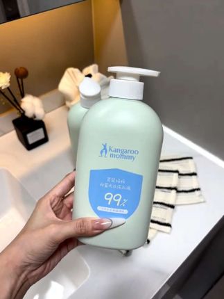 咱们女生要对自己好点,贴身衣物一定要用袋鼠妈妈这种专用的内衣洗衣液,洗完衣服又香又软又干净,不伤手不伤衣,也不容易滋生小菌菌,穿着更安心!大品牌趁划算,赶紧囤2瓶#袋鼠妈妈内衣洗衣液 #内衣洗衣液 #袋鼠妈妈 #洗护好物 #内衣专用洗衣液 洗衣液