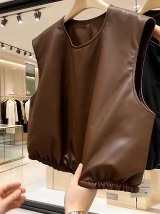 复古圆领棕色无袖PU皮衣马甲女2025早春新款简约短款叠穿宽松外套