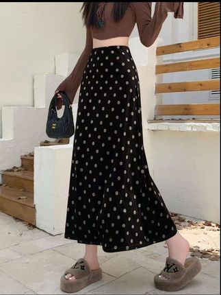 美式复古丝绒半身裙女2025新款秋季高腰显瘦a字裙包臀裙子#包裙 #半身裙 #丝绒裙 #谁穿谁好看系列 #爆款热卖中 @抖音小助手 @DOU+好生意 @DOU+上热门 @DOU+小助手