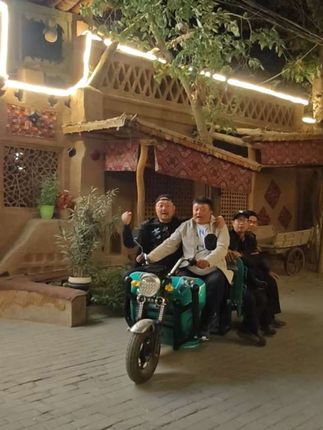 #骑行新疆 ,乌鲁木齐刀郎演唱会,路过鄯善县,这是刀郎老师待过的地方,还有照片,#记录生活