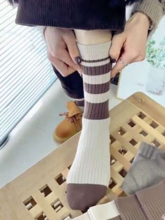 #袜子 #中筒袜 #中筒袜女袜 #保暖袜 #美拉德袜子