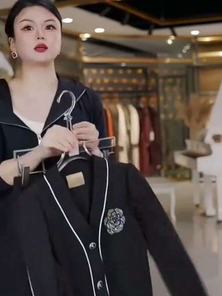 轻奢高级感套装#休闲穿搭#早秋新款#显瘦穿搭#女装时尚穿搭 #时尚气质穿搭 #时髦穿搭
