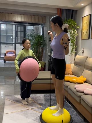 在家就可以玩的感统游戏,每天站立蹦跳20分钟,练习平衡感,协调好,注意力不集中,个不高,无故总摔倒试试这个。#波速球 #感统训练 #运动无处不在 #身高管理 #儿童波速球