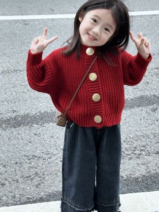 结婚不是目的 真诚且幸福才是 嫁了很爱的人 和他有个可爱宝宝  过着普通平淡且知足的小日子  拍下幸福的瞬间 我也站在幸福里#我的女孩#生女儿就要这样穿#萌娃穿搭 #带娃