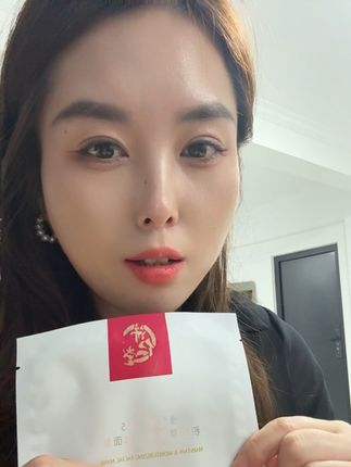 积雪草修复补水面膜,真的太好用了。任何肤质都可以用。@黄欣欣