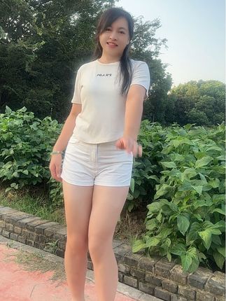 时间经不起细算,过往经不起细看, 余生太短,如果可以快乐,请不要难过,开心来之不易,难过却毫不费为”