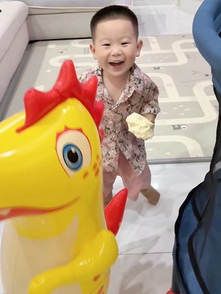 我家宝宝最铁的“小伙伴” 每天都要跟它玩的不亦乐乎 怎么都打不倒 吃饭都香了#精力旺盛的宝宝 #宝宝玩具 #宝宝爱玩 #精力旺盛的宝宝