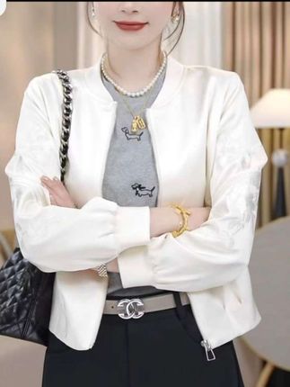 鸟语花香~2025秋季新款刺绣微光缎棒球服外套女气质小个子夹克#衣服质量杠杠的好 #衣服外套新款 #衣服好看漂亮喜欢推荐