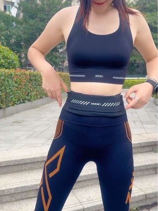 跑步运动腰包如何选择?这款腰包就非常不错,有三个储存空间,可装大屏手机,腰围大小可调,便宜好用的腰包就非常适合!#跑步 #腰包 #运动腰包