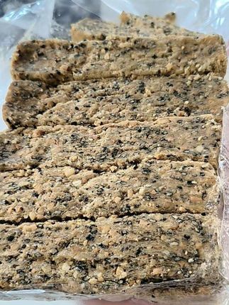 黑芝麻花生 香酥糖,千层酥零食小吃手工甜食。#太好吃了 #好吃到停不下来 #传统小吃 #儿时味道