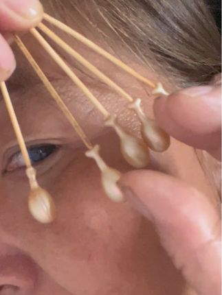 姐妹们有了小鸡腿再也不怕皮肤干了!每天晚上用一颗,皮肤水润透亮有光泽#好物推荐🔥 #以油养肤 #养出光滑细腻好皮肤 #一起变美