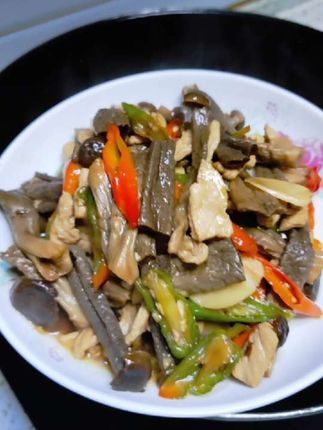 #色香味俱全的家常美味 #晒美食是对平凡生活的热爱 #鹿茸菇#家常菜 #舌尖上的美食