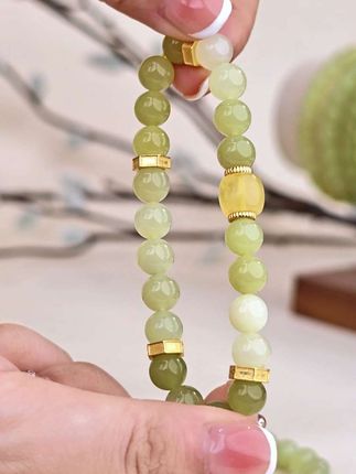 到底谁能抵挡青黄口的魅力 反正我是不行 想到把蜜蜡和青黄口搭在一起的 简直就是天才 好清爽的一条和田玉 秋冬太沉闷了 只有黑白灰 好心情就靠这条聚宝盆了 #和田玉 #青黄口手串 #设计款手串 #文玩手串 #中式美学