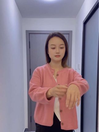 洋气百搭小毛衣,遮肉显瘦,# 针织衫 # 面料柔软百搭