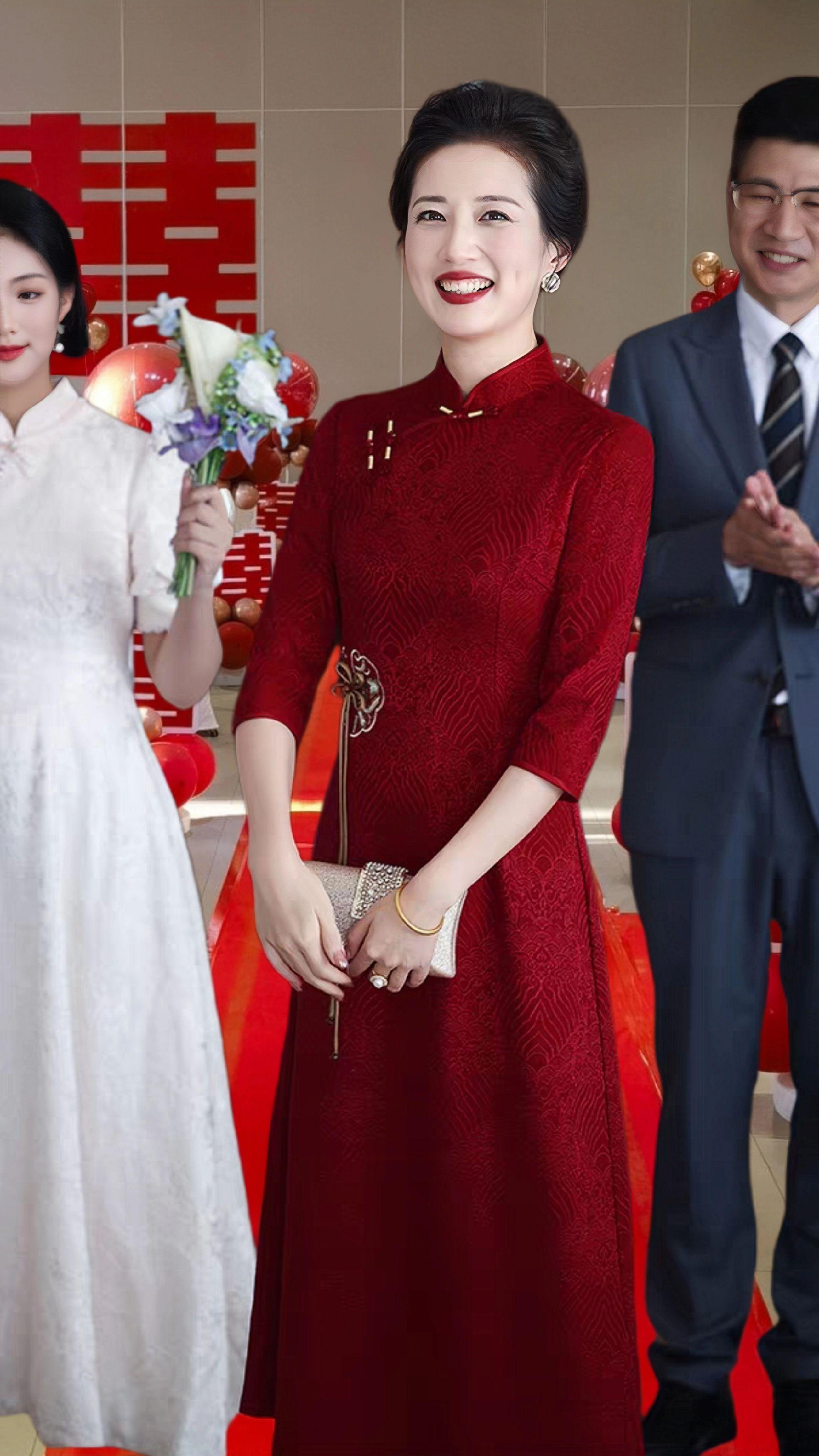 #喜结良缘 #喜欢旗袍关注我 #喜婆婆喜妈妈 #谁穿谁好看#气质穿搭