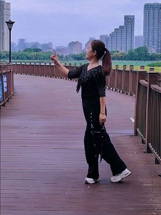 生活过的就是一种心情,简单,快乐,随性,余生慢慢做好自己😁🙏🎶💃🔥🔥🔥💃🎶🙏