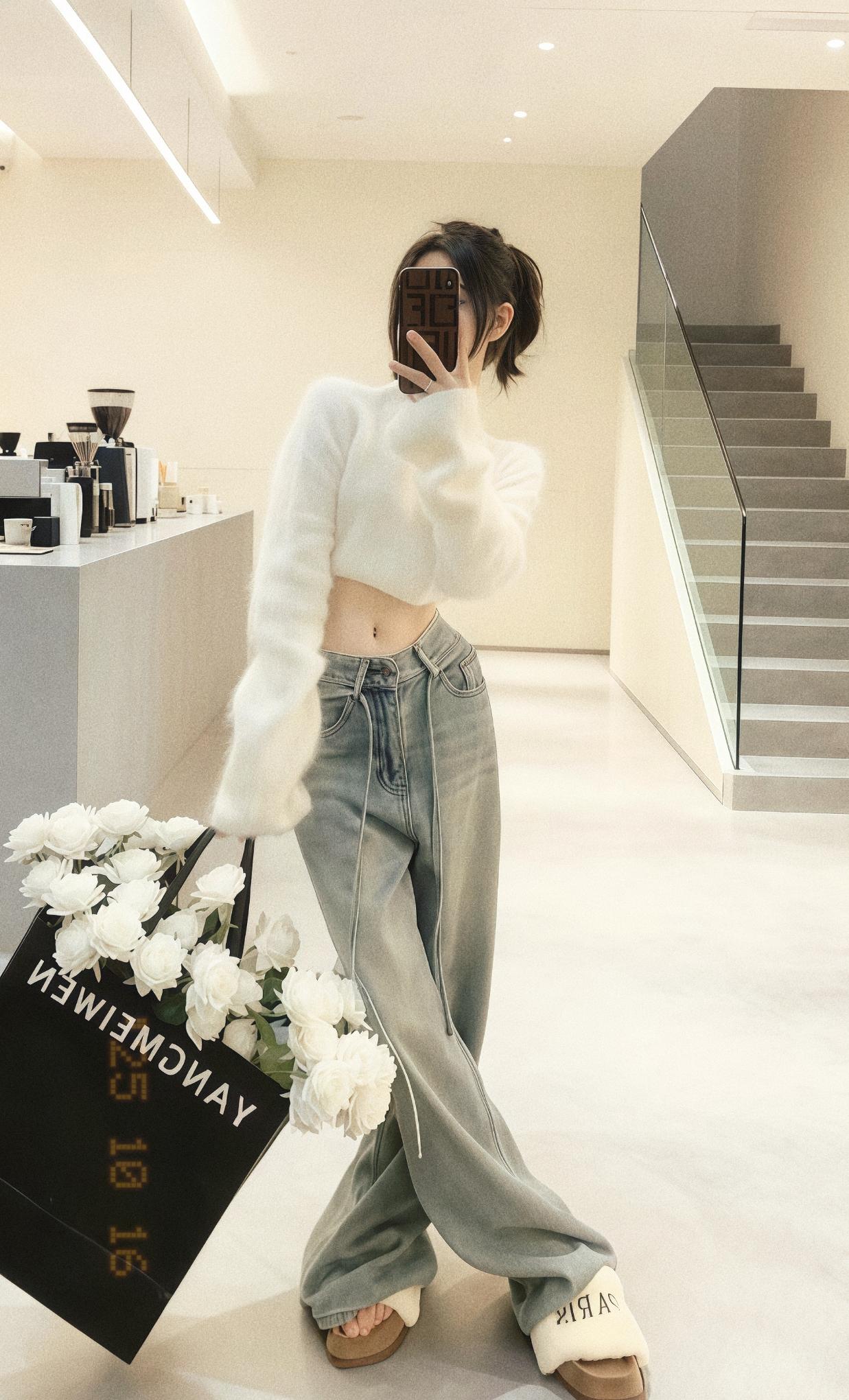 #轻松摆脱路人感的韩系穿搭 #早秋穿搭显贵法则 #贵气感赫本风没有对手 #冬天我和闺蜜就这么毛茸茸地过冬 #冬日穿搭测评
