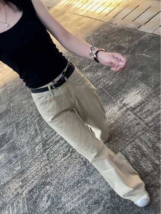 努力是你的底气,自信是你的资本,微笑是你的标签,当你熬过所有的痛苦,自然会遇见所有的甜!#显瘦裤子 #阔腿裤