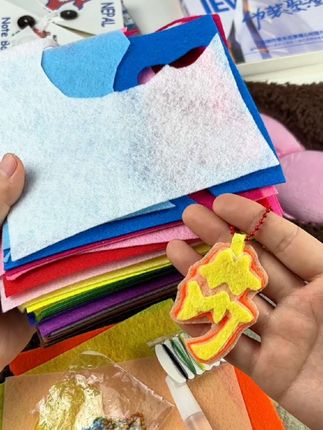 独一无二的礼物,专属于她的不织布DIY姓名牌挂件 #不织布 #DIY #手工 #专属