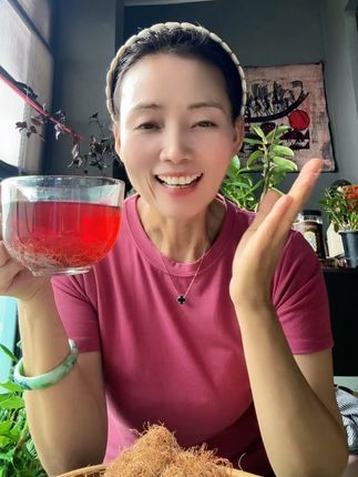 越来越多的姐妹问我怎么保养的,今天一个视频告诉大家我的保养秘诀!#红血茶 #喝出好气色 #喝出来的健康 #健康养生 #养生之道