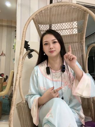我觉得我做抖音呀,没啥个人魅力,靠产品吸引人,我努力的找品,我太喜欢买东西了,感恩大家对我一如既往的支持,让我现在很多品都卖得名列前茅呀,不辜负大家的信任,给大家避坑,是我的使命,我努力做到更多人满意#这个耳机确实太物超所值了 #好品卖得就是这么有底气