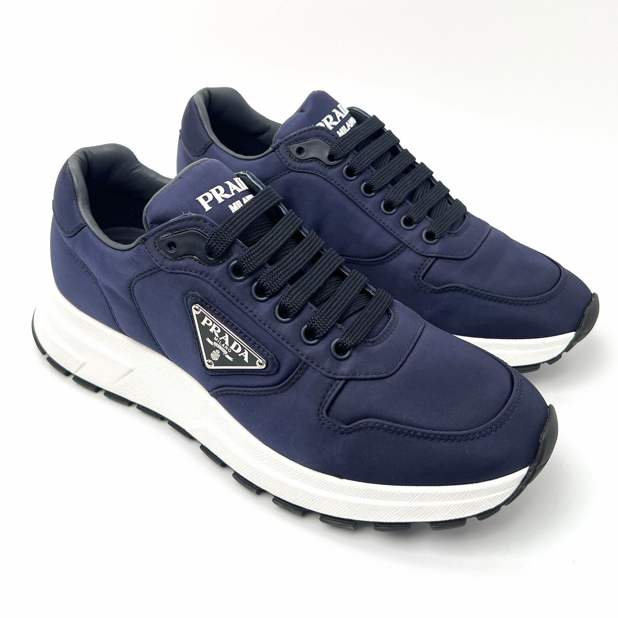 这双鞋价格也太香了吧。普拉达藏青色运动鞋#好鞋推荐 #Prada #奢侈品