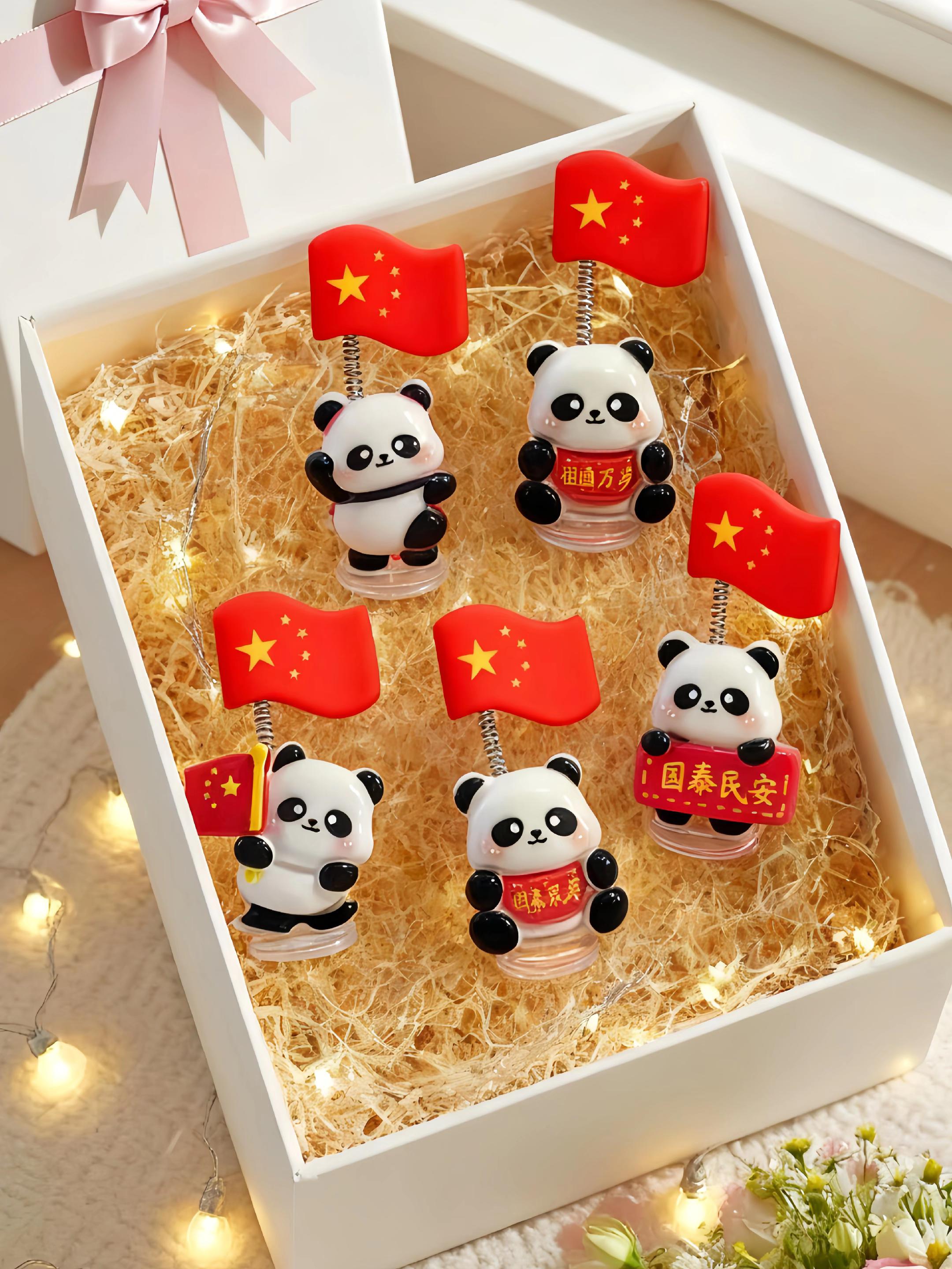 也太可爱了吧!小巧精致,爱国熊猫国旗创意摆件,好有趣味!#也太可爱了吧 #车载好物 #创意 #国庆#祖国万岁
