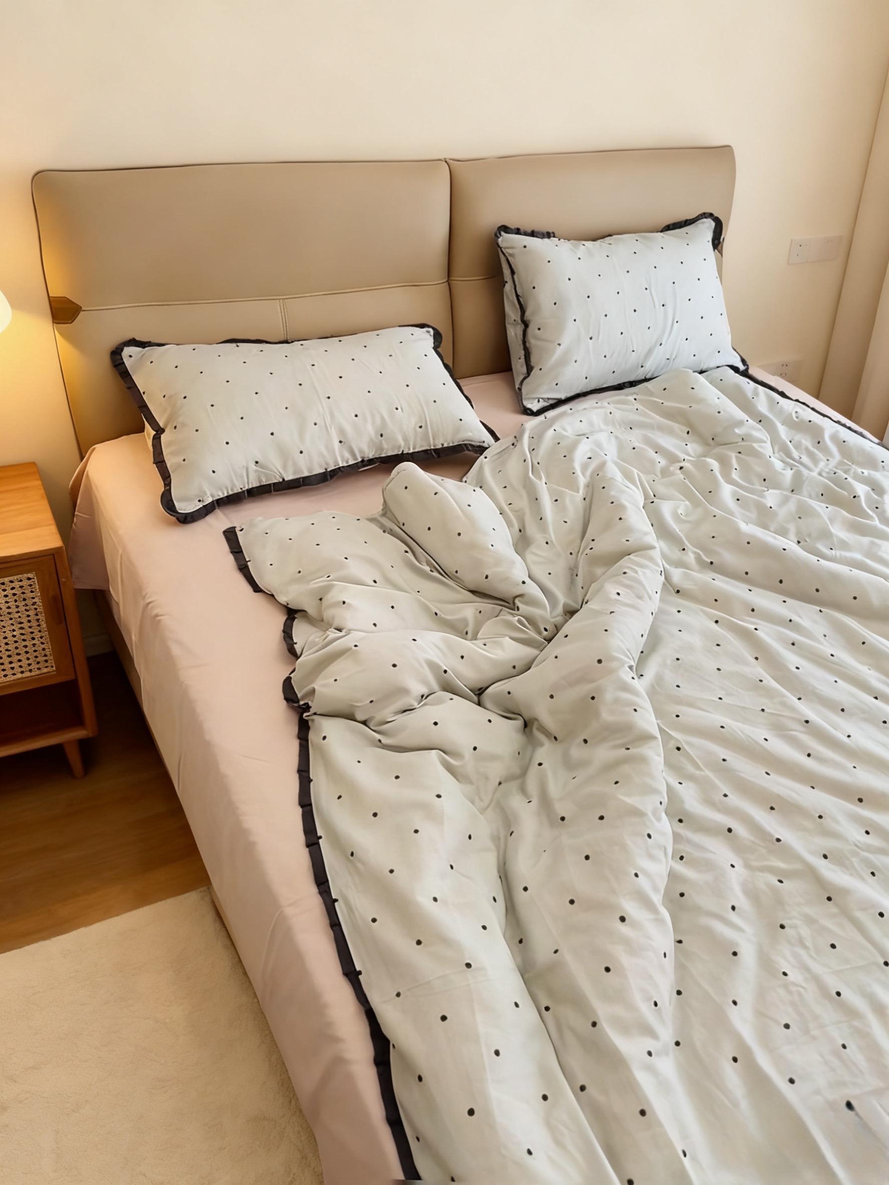 被这套奶呼呼的蓝色波点木耳边四件套美到啦!真的超舒服超好看~#面料柔软细腻 #家纺床品 #家纺床品 #四件套 #床上用品