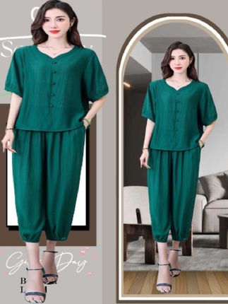 #随性穿搭 #随意穿搭 #穿出你的时尚你的感觉 #时尚穿搭 #气质穿搭 中老年女装夏季冰丝麻套装中袖T恤七分裤妈妈装V领套头两件套薄