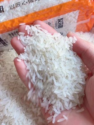 家人们,牧马湖5号天马香贡米,长粒饱满的香米!自带清新米香,颗颗香甜。1斤试吃装超贴心,炒饭、煮粥、做寿司都合适。这神仙大米,不冲亏大了!#贡米 #大米 #香米 #妈呀太香了 #三农